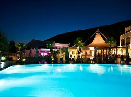 Hotel Latanya Park