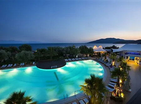 Hotel Latanya Park 4*
