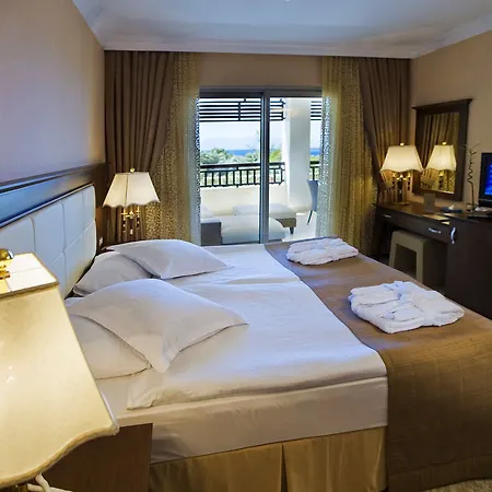 Latanya Park 4*